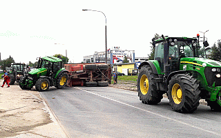 Pijany kierowca traktora na kilka godzin zablokował krajową 16 w Olsztynie